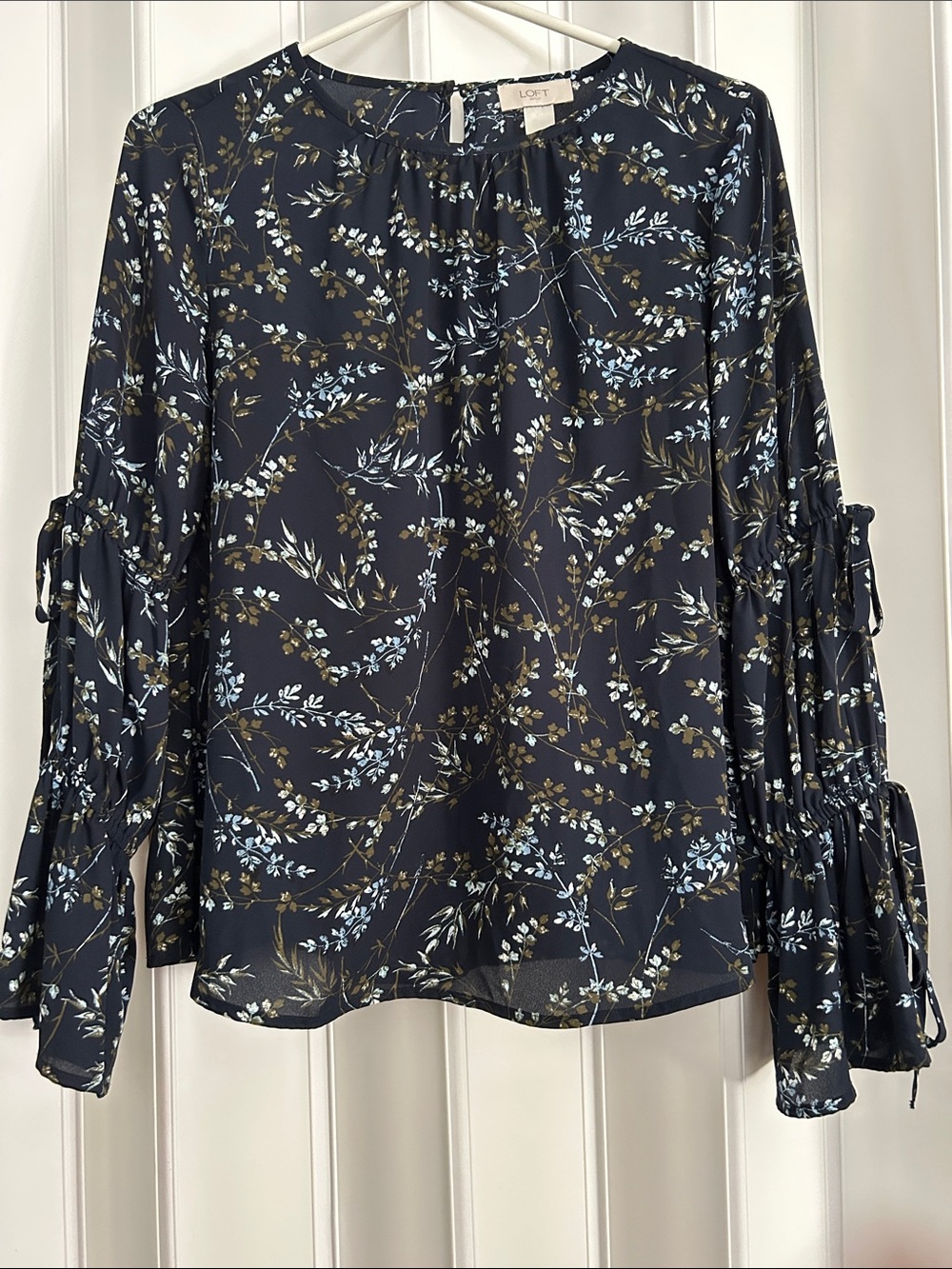 LOFT Outlet Navy Floral Tiered Tie-Sleeve Blouse Top XS